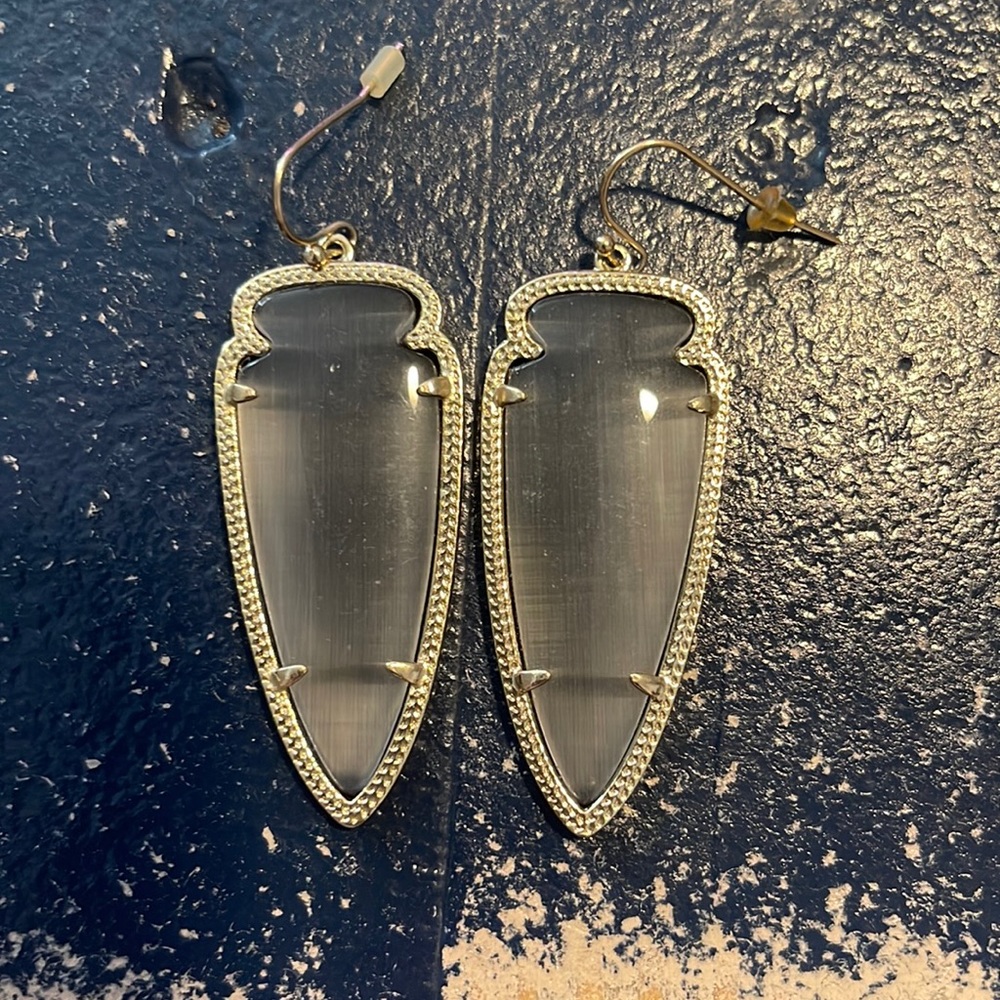 Large Gray Arrowhead Kendra Scott Earrings